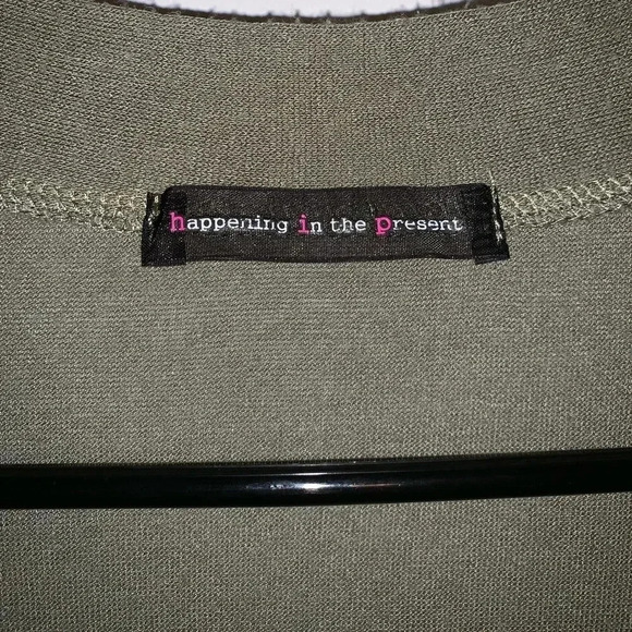 Green Blouse - Picture 3 of 4